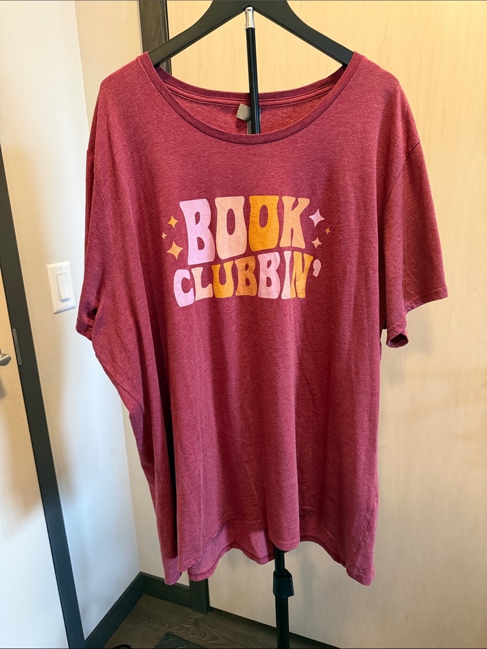 Book Clubbin' Graphic Short Sleeve Tee - Burgundy